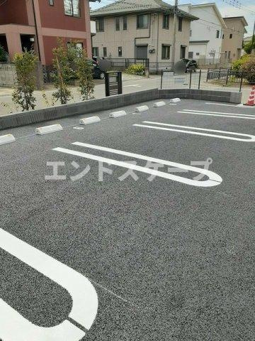 プリムローズの駐車場|高崎、前橋のお部屋探しはエンドスケープまで！お客様の理想お聞かせ下さい♪
