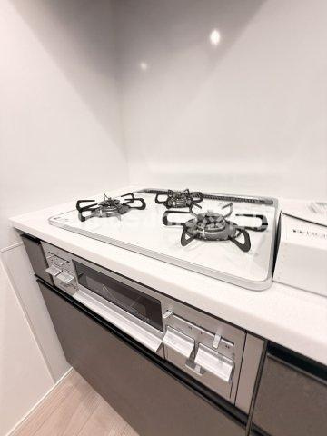 ロイジェント中目黒のキッチン|コンパクトなキッチンで掃除もラクラク
