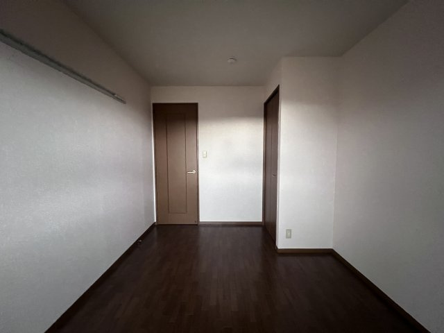 クレールタウン立花の洋室