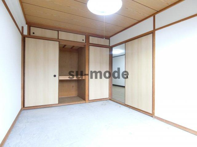 オークマンションの寝室