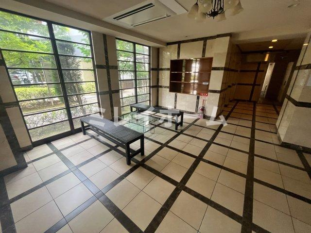 アルシオンエアポートタワーのロビー