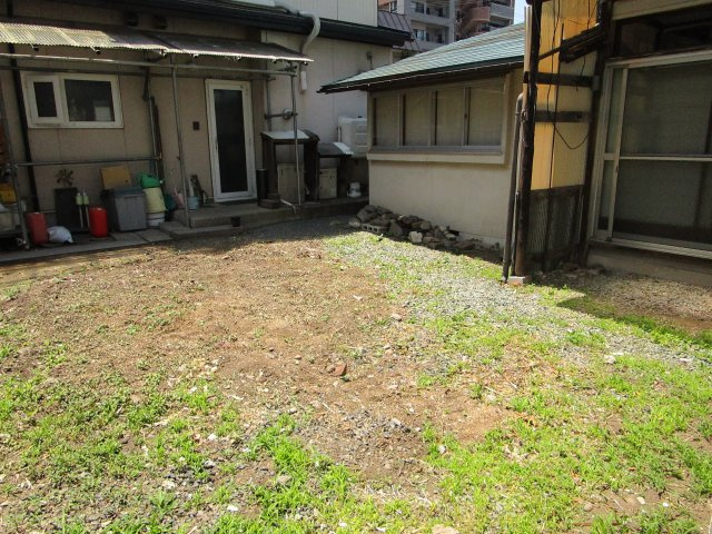 【庭】 | 本町通二丁目貸家 | お庭の付いた物件です