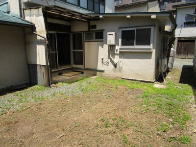【庭】 | 本町通二丁目貸家 | お庭が付いています