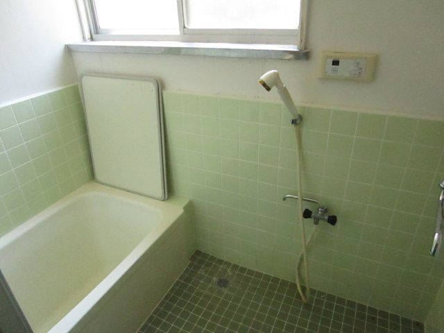 【浴室】 | 本町通二丁目貸家 | お風呂で日々の疲れを落としましょう