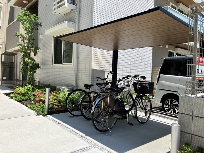 福岡市博多区光丘町２丁目のアパートの駐車場