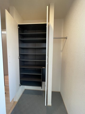 エスト出町の収納