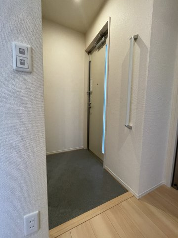 エスト出町の玄関