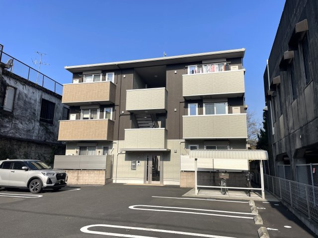 エスト出町の外観