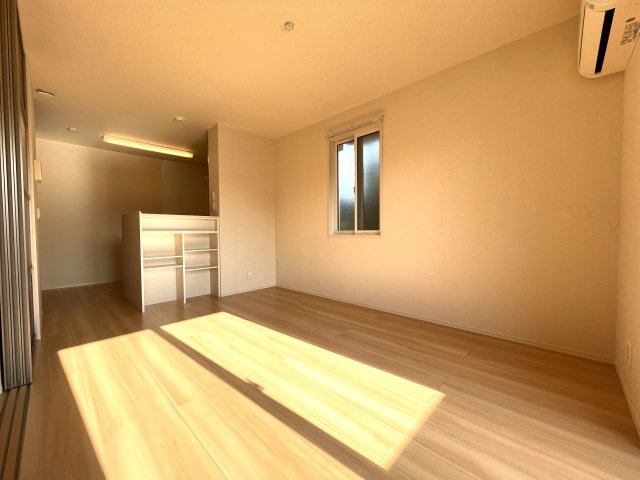 エスト出町の居間・リビング