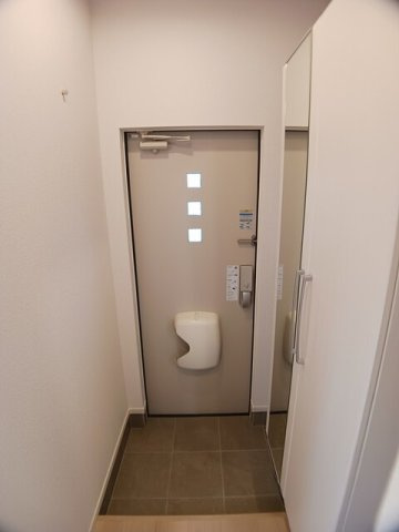 ロイヤルⅣの玄関|きれいな玄関です