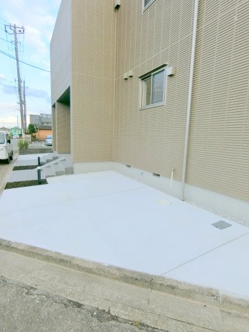 Pas　de　trois（バドトロワ）の駐車場