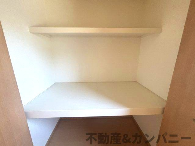 北斎院町の中古のおうち　松山市北斎院町中古戸建の収納|ちょっとした収納スペースも充実しています

