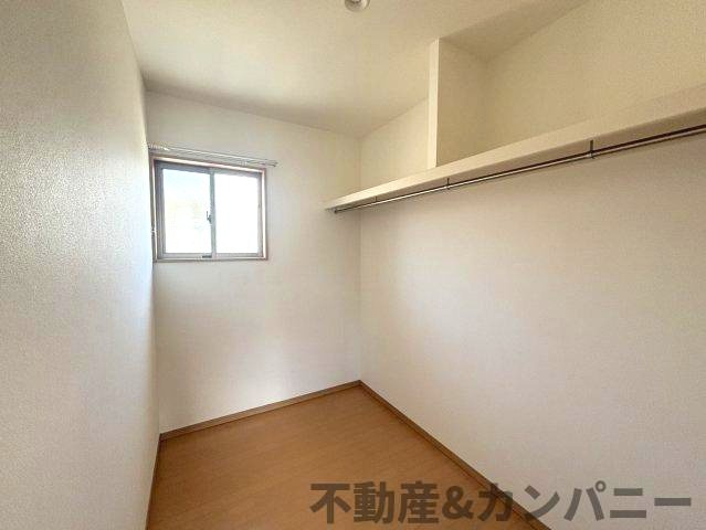 北斎院町の中古のおうち　松山市北斎院町中古戸建の収納|たっぷりとした収納スペースです
