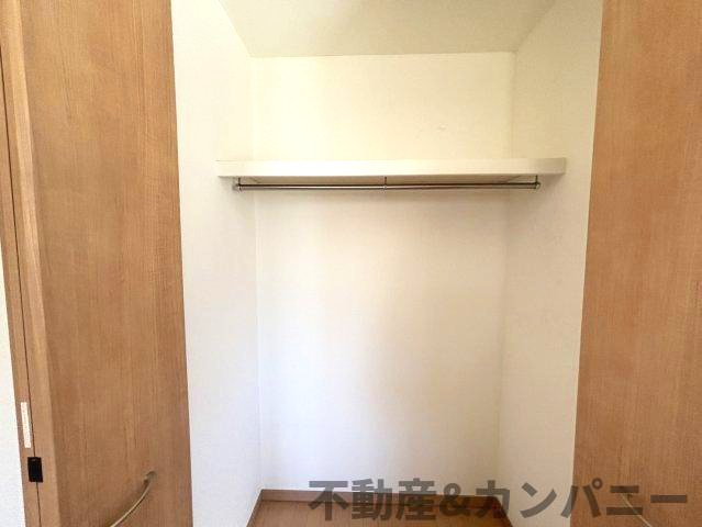 北斎院町の中古のおうち　松山市北斎院町中古戸建の収納|ちょっとした収納スペースも充実しています
