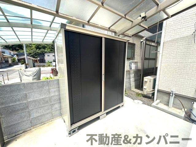北斎院町の中古のおうち　松山市北斎院町中古戸建のその他|物置です
