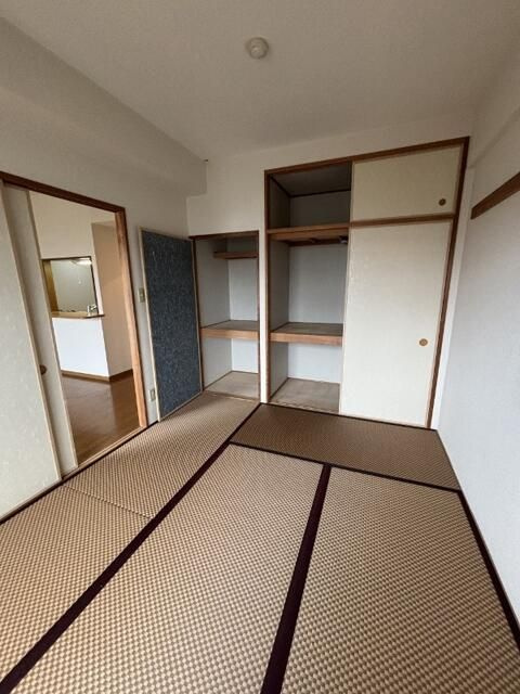 【寝室】