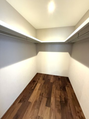 【収納】 | 【仲介手数料５２０万円が無料！】■豪徳寺駅５分■デザイナーズハウス | 諸費用５２０万円ＯＦＦです！
決算特別キャンペーン！
家計応援サービスの限界に挑戦中！
■豪徳寺駅５分
■木製サッシを採用するモダンナチュラルデザイン
■準耐火構造
■内覧可能