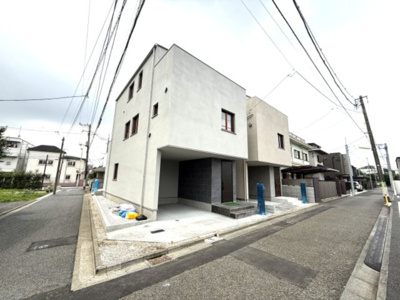 【外観】 | 【仲介手数料５２０万円が無料！】■豪徳寺駅５分■デザイナーズハウス | 決算特別キャンペーン！
家計応援サービスの限界に挑戦中！
「物件概要」の「諸費用」欄をご覧下さい！
■豪徳寺駅５分
■木製サッシを採用するモダンナチュラルデザイン
■準耐火構造
■内覧可能