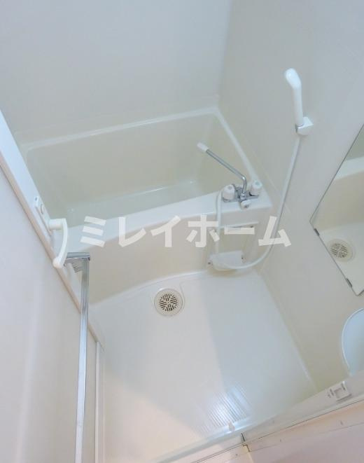 ラ・エテルノ東雪谷の浴室|同建物内、別のお部屋の参考写真になります。