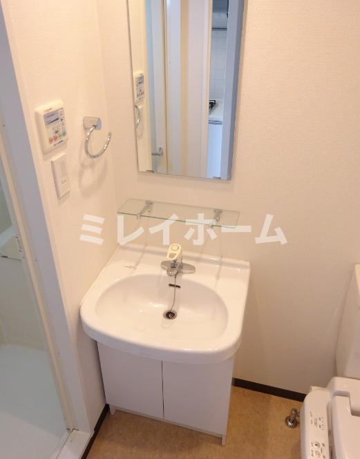 ラ・エテルノ東雪谷の洗面所|同建物内、別のお部屋の参考写真になります。