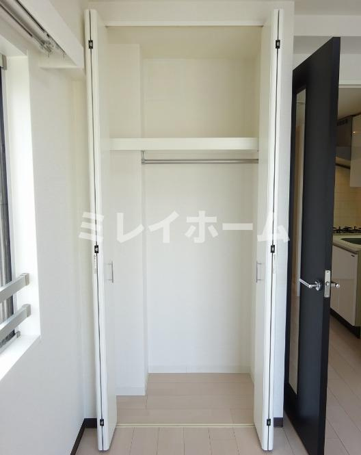 ラ・エテルノ東雪谷の収納|同建物内、別のお部屋の参考写真になります。
