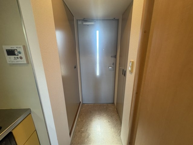 ドゥーエ江坂Ⅱの玄関