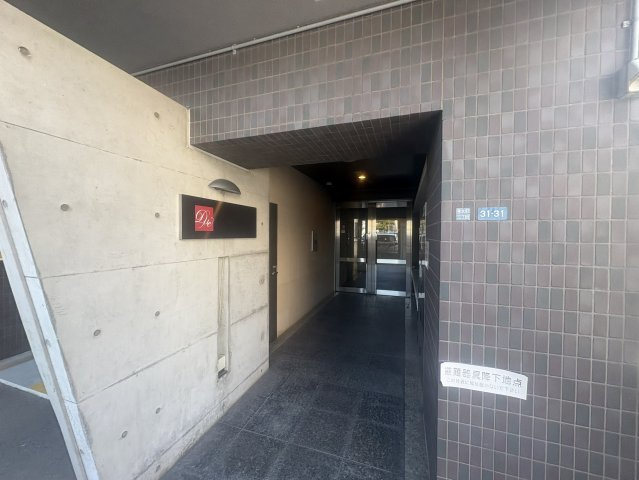 ドゥーエ江坂Ⅱのエントランス