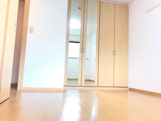 プロニティ青木の寝室|クローゼット付の寝室です☆