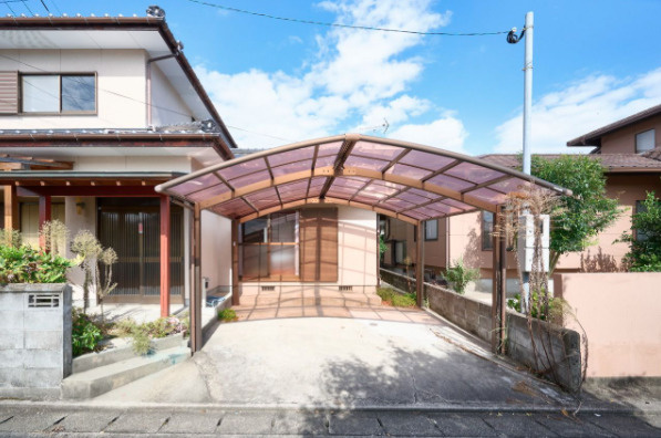 善導寺貸家【キャッシュバック対象物件】の駐車場