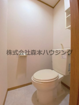 【トイレ】 | 　ノーブルビレッジ高柳 | ※同タイプ別室の写真を使用しています。
　設備内容や内装色調など相違がある場合は実際のお部屋の現状優先となります。