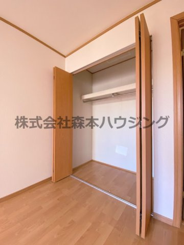 【収納】 | 　ノーブルビレッジ高柳 | ※同タイプ別室の写真を使用しています。
　設備内容や内装色調など相違がある場合は実際のお部屋の現状優先となります。
