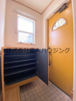 【収納】 | 　ノーブルビレッジ高柳 | ※同タイプ別室の写真を使用しています。
　設備内容や内装色調など相違がある場合は実際のお部屋の現状優先となります。