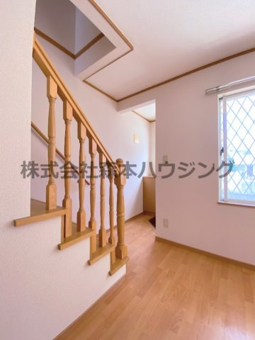 【内装】 | 　ノーブルビレッジ高柳 | ※同タイプ別室の写真を使用しています。
　設備内容や内装色調など相違がある場合は実際のお部屋の現状優先となります。