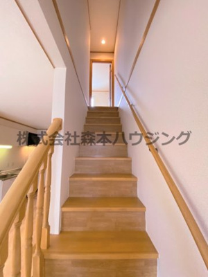【内装】 | 　ノーブルビレッジ高柳 | ※同タイプ別室の写真を使用しています。
　設備内容や内装色調など相違がある場合は実際のお部屋の現状優先となります。