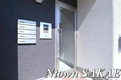 【エントランス】 | Loft11名駅西 | 清潔なエントランスです