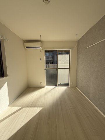 【居間・リビング】 | メゾンスズエン | 同物件別部屋の参考写真
