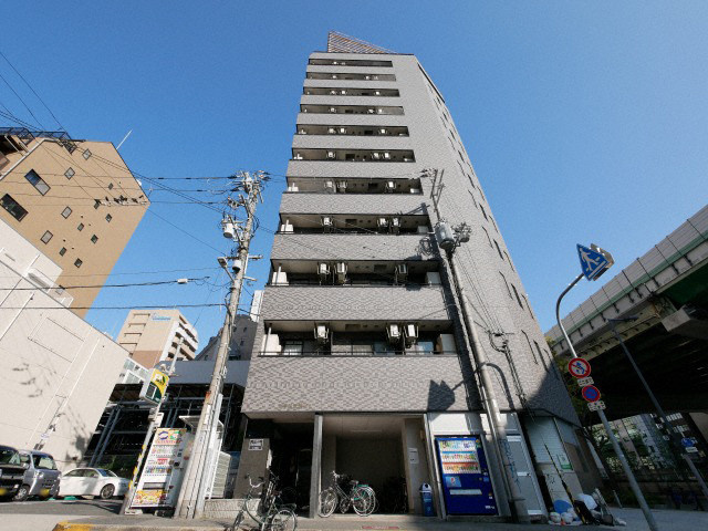 ミストラル本町ウエストの外観