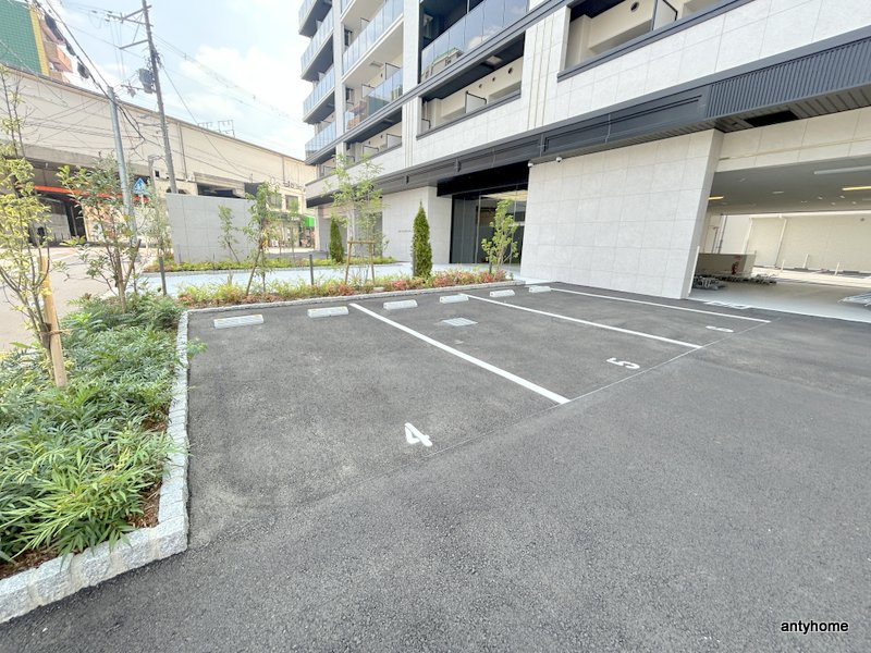 Alivis浪速東SoL TERRACE　仲介手数料無料の駐車場