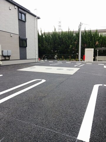カルムコリーヌの駐車場