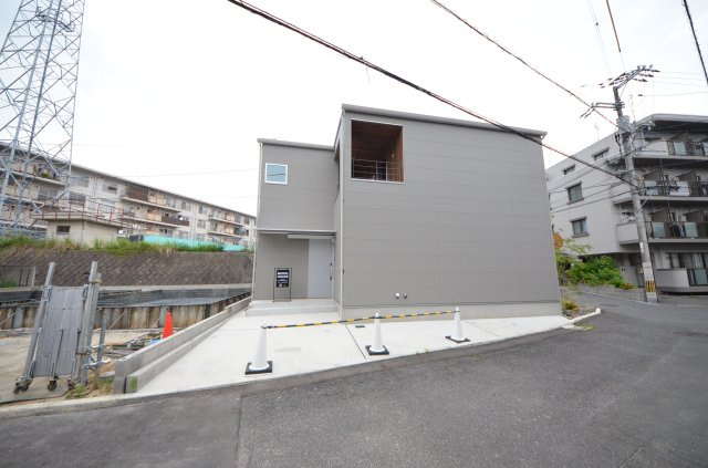皆賀一丁目の外観|JR五日市駅徒歩15分
駐車は2台可能です