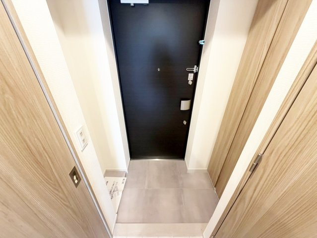 吹田市垂水町３丁目の賃貸マンションの玄関