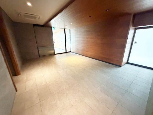 吹田市垂水町３丁目の賃貸マンションのロビー
