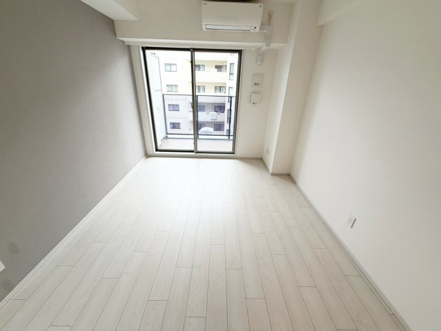吹田市垂水町３丁目の賃貸マンションの居間・リビング