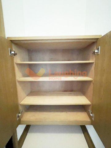 ハイカムール津福の玄関|収納もある玄関です