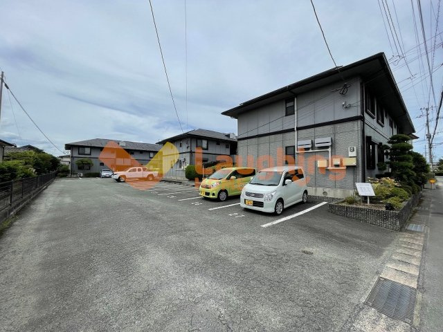 ハイカムール津福の駐車場|駐車場に車を止められます