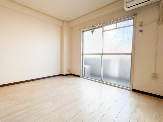 Sun corpoの居間・リビング