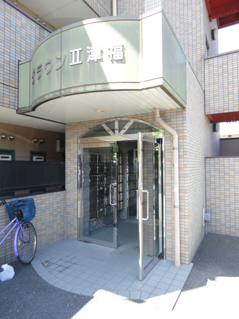 クラウンⅡ津福のエントランス|清潔なエントランスです★