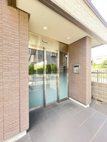 ドルチェ西五百住のエントランス