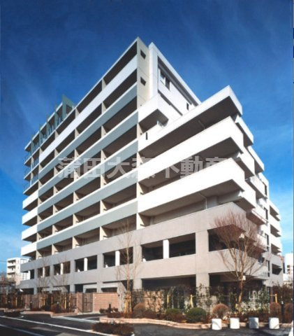 クレッセント東京リプライムの外観|2004年3月築　RC鉄筋コンクリート造地上10階地下1階建て総戸数104戸
東京都大田区羽田1丁目　京急空港線大鳥居駅近徒歩3分、穴守稲荷駅徒歩7分