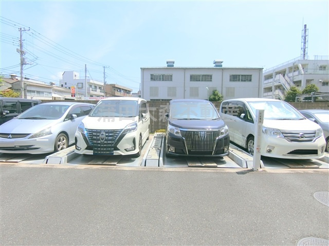 クレッセント東京リプライムの駐車場|敷地内平置き駐車場　空き状況等詳細はお問合せください。